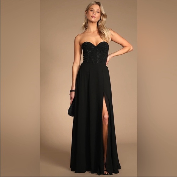 Lulus Dresses & Skirts - Lulus strapless rhinestone dress size M new without tag